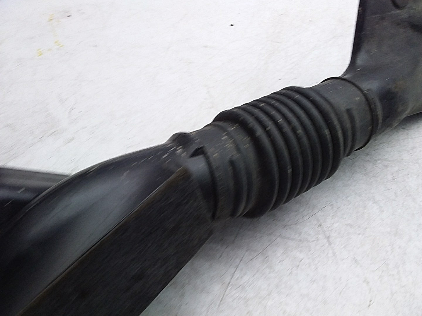 MITSUBISHI OUTLANDER AIR INTAKE TUBE  FMI61 1505A661