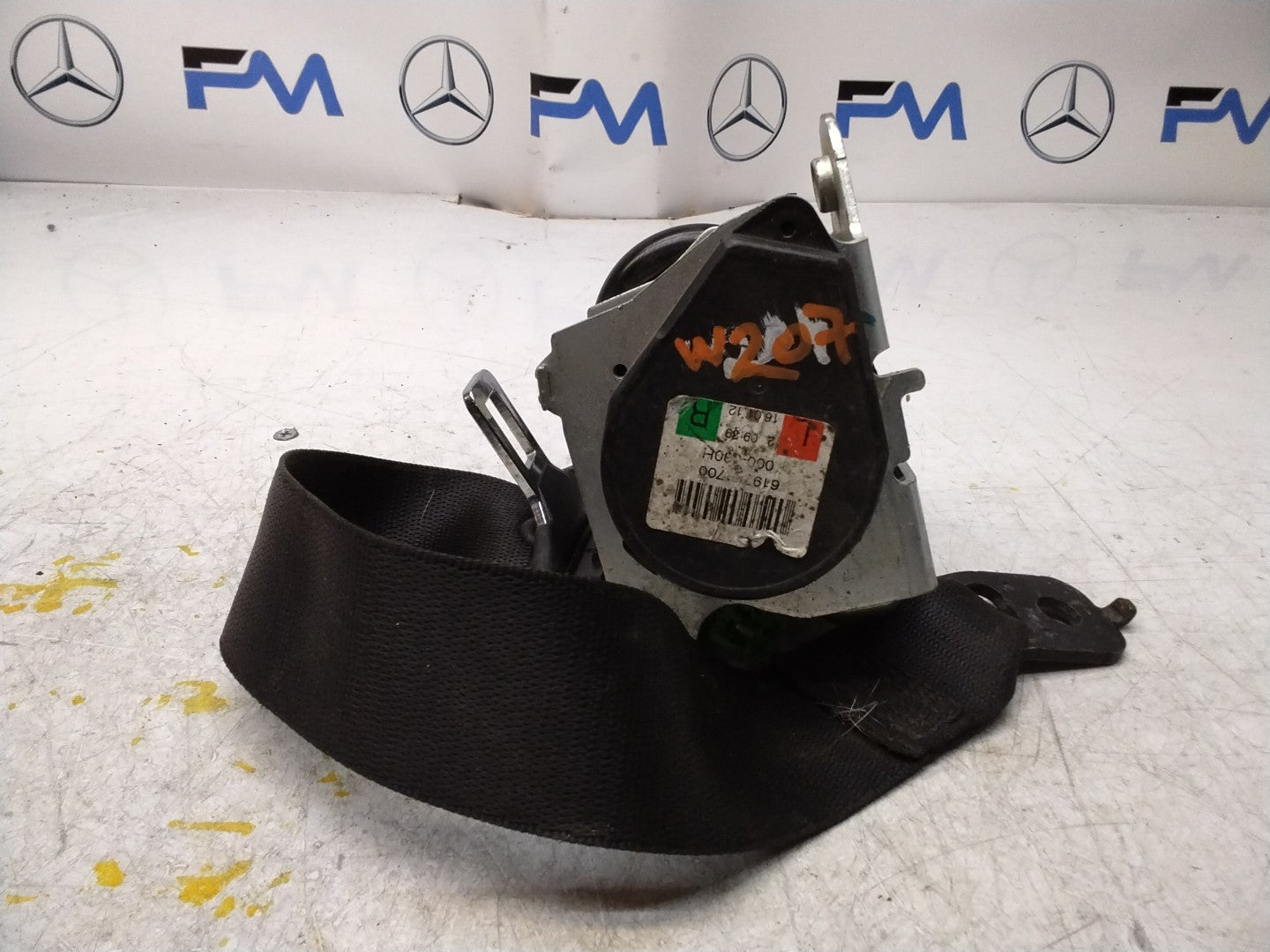 MERCEDES E CLASS SEAT BELT REAR RIGHT AND LEFT A2078602385 C207 FMS451 NSR OSR