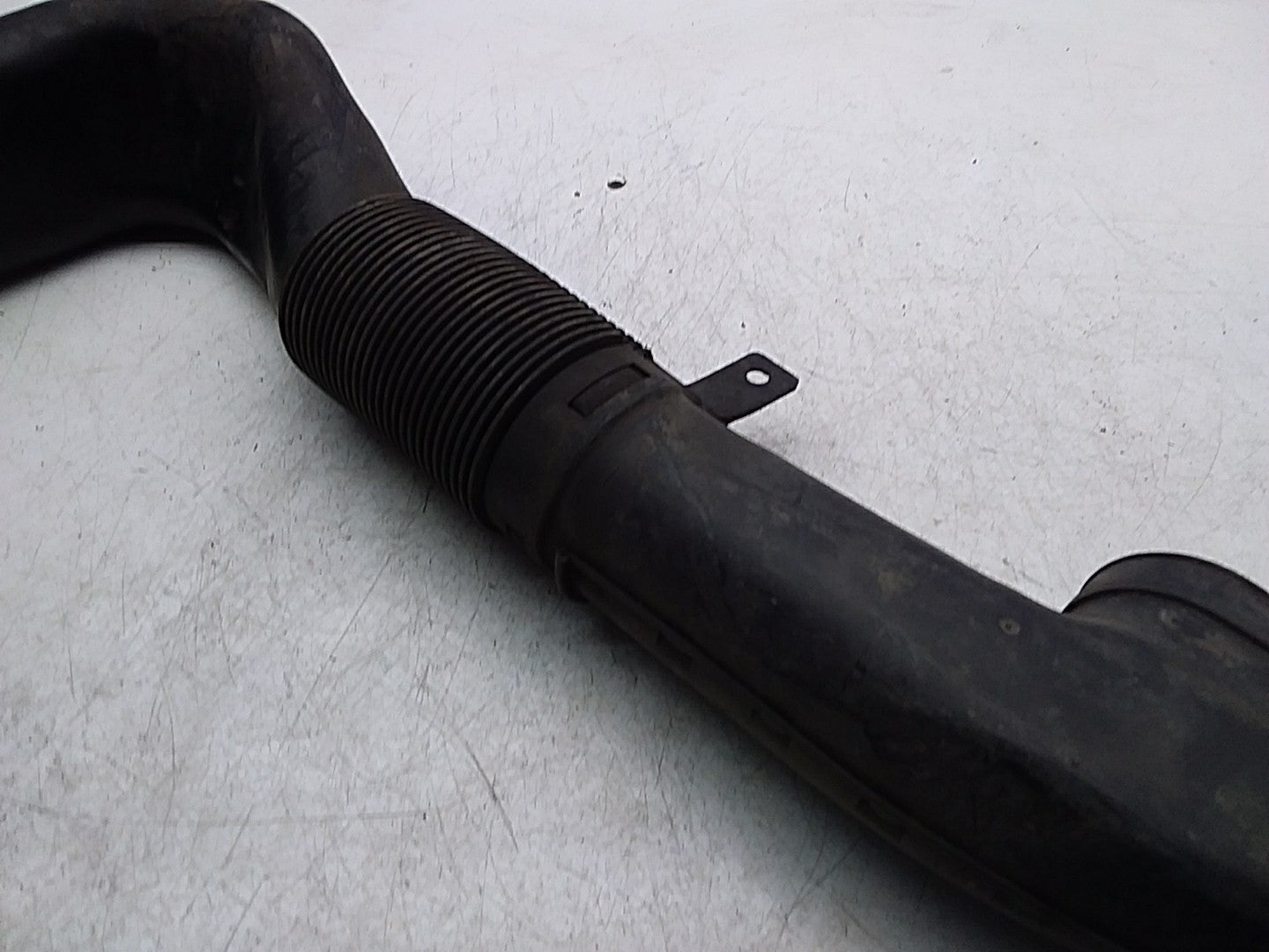 MERCEDES-BENZ E-CLASS A212 AIR INTAKE TUBE A6510903437 FMI02