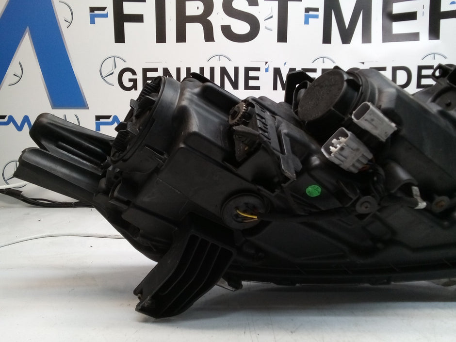 MITSUBISHI OUTLANDER MK3 2015 HEADLIGHT PASSENGER NS LEFT L0094I 086Q FMH169