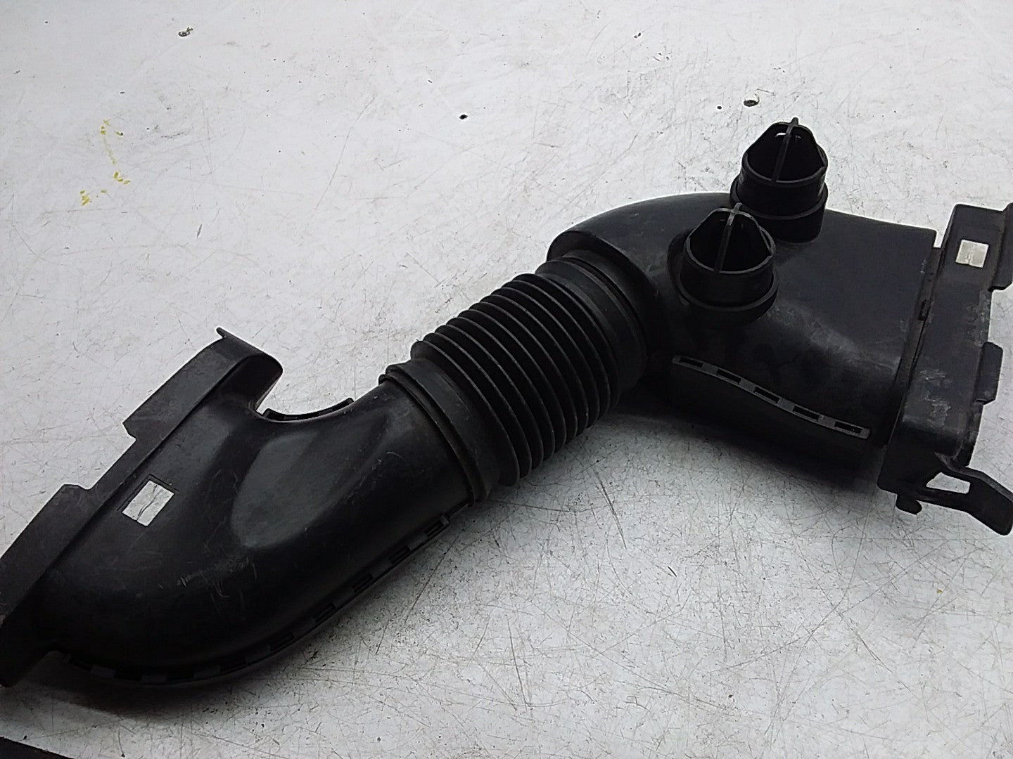 MERCEDES BENZ E-CLASS W213 AIR INTAKE TUBE A640940097 FMI25