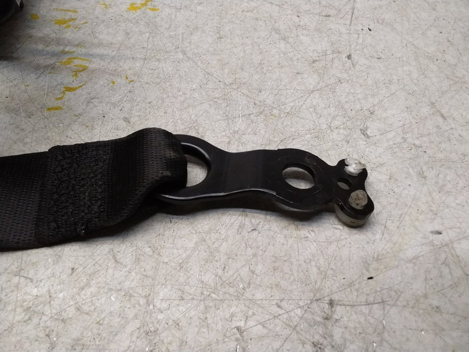 MERCEDES C CLASS W206 SALOON REAR SEAT BELT RIGHT A2068604800 FMS422 OSR