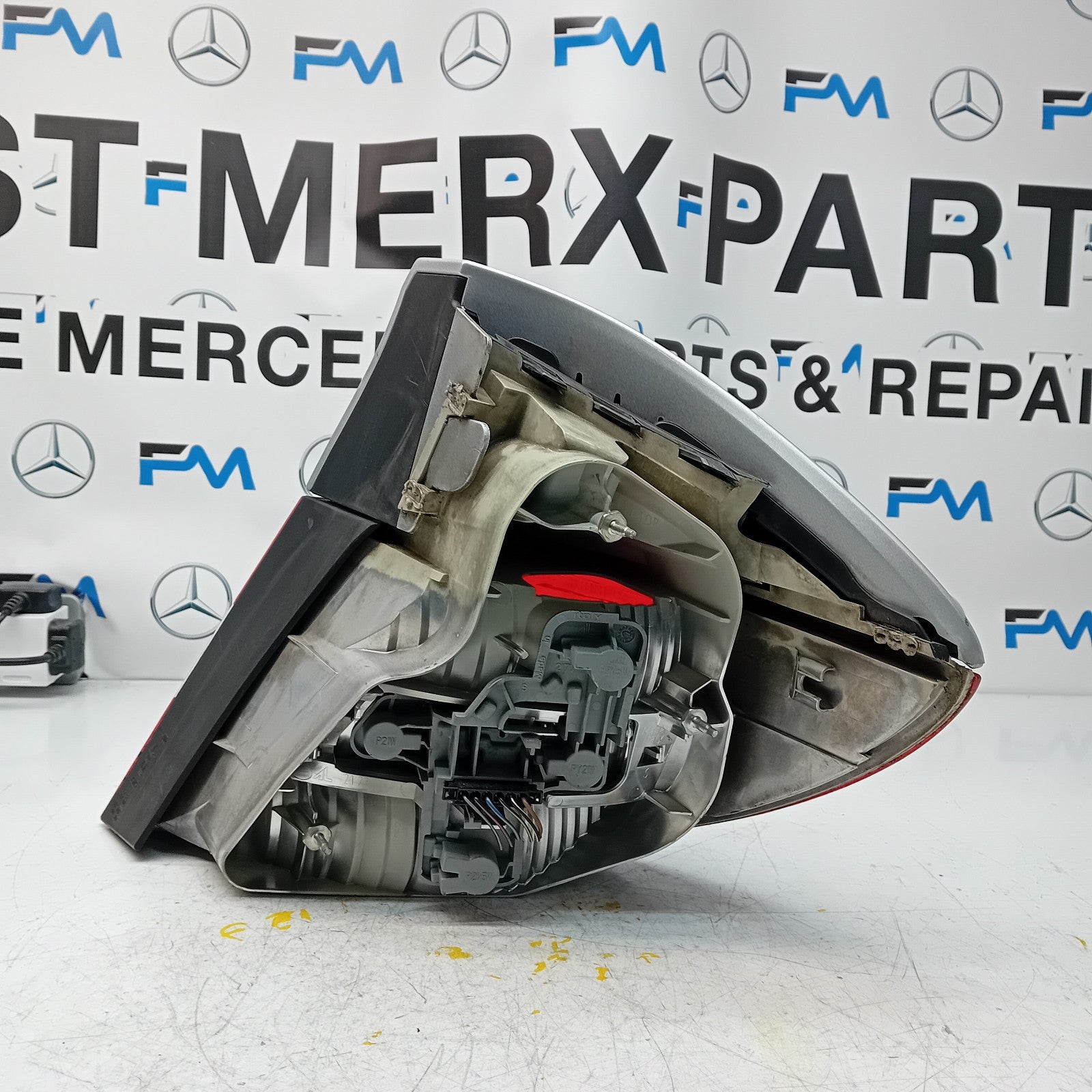 MERCEDES CLC W203 2008 PASSENGER SIDE NS REAR TAIL LIGHT A2038204764 FMT159