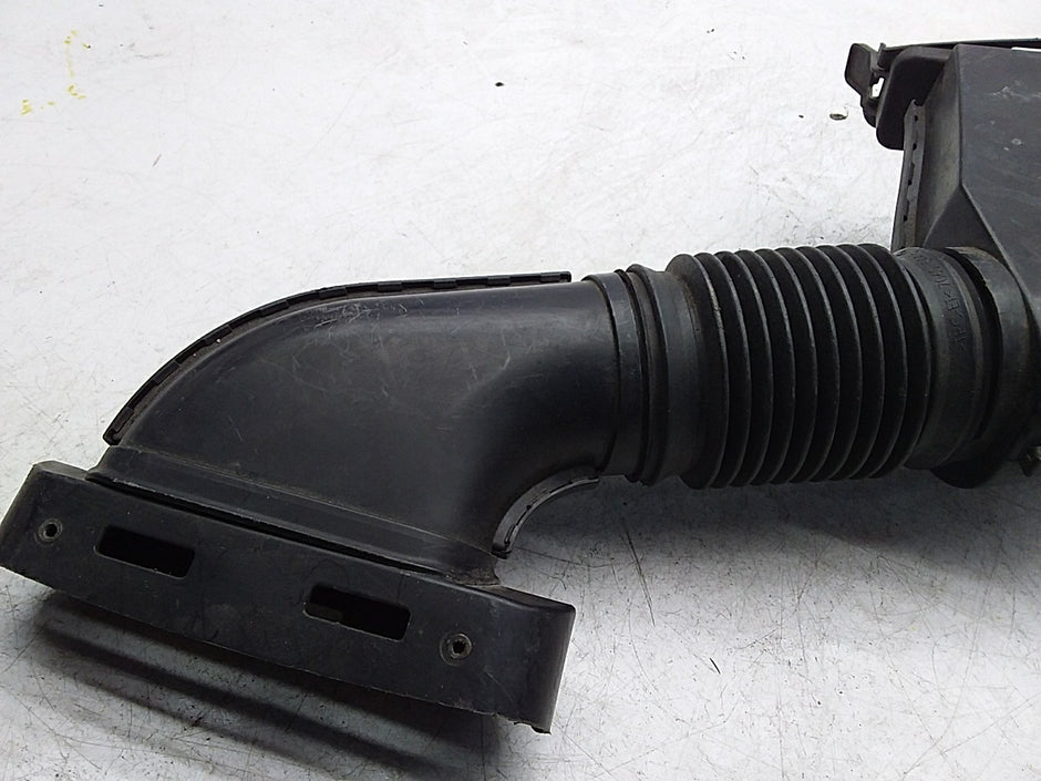 MERCEDES BENZ E-CLASS W213 AIR INTAKE TUBE A640940097 FMI25