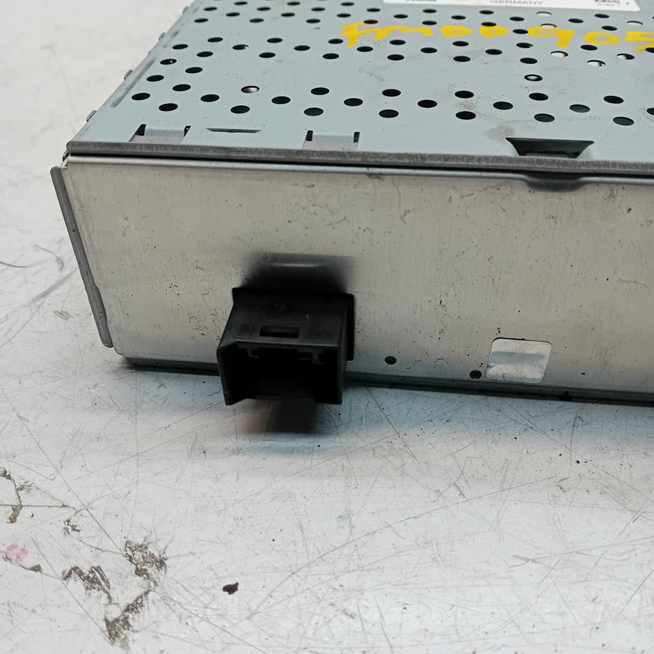 Mercedes Benz S Class Radio Tuner Box W222  2014-2021 A2229001408 FM00905