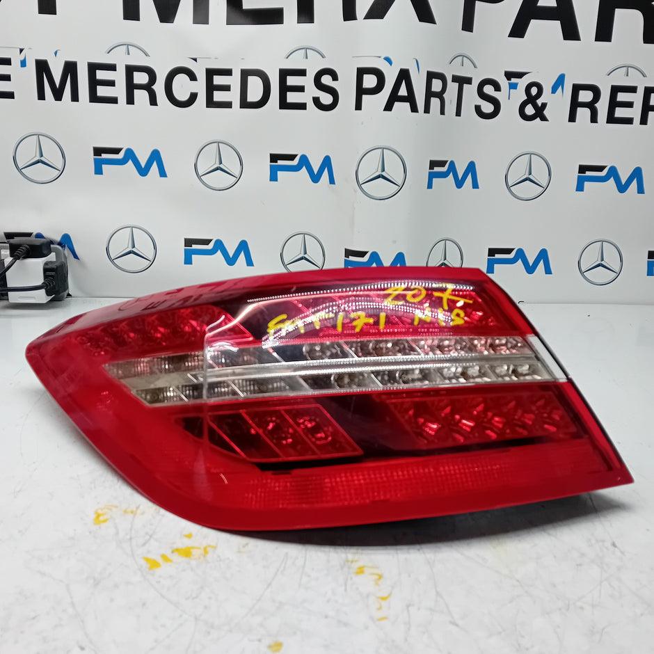 MERCEDES E-CLASS W207 COUPE PASSENGER SIDE NS REAR TAIL LIGHT A2079060158 FMT171