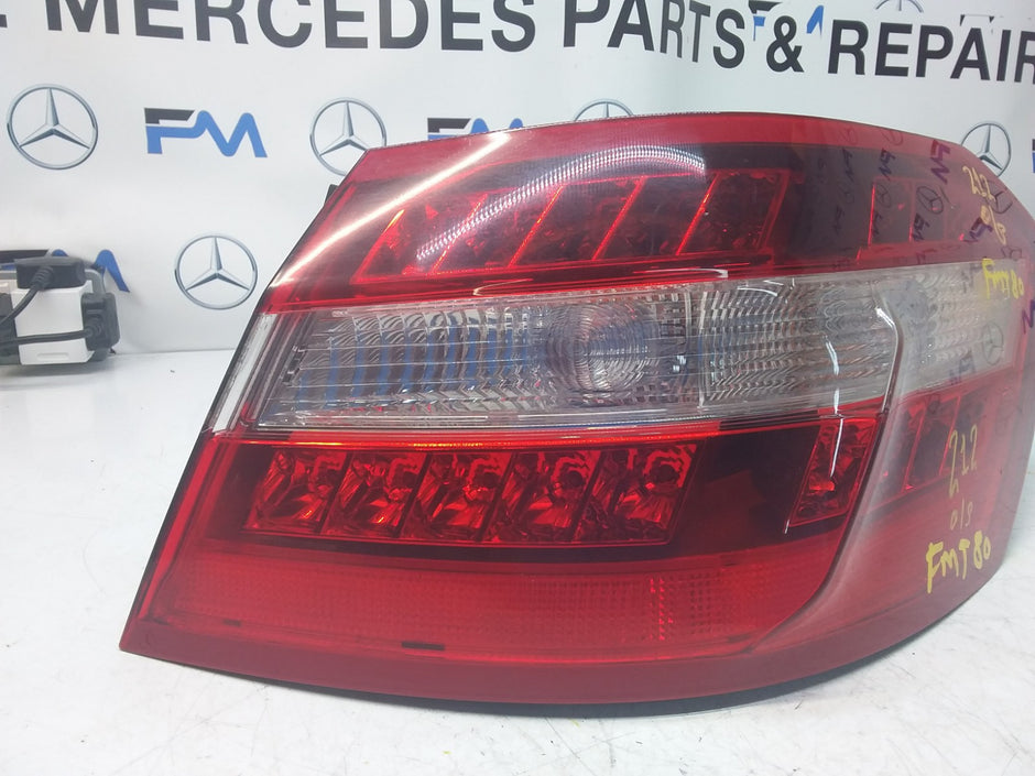 MERCEDES E-CLASS  W212 REAR DRIVERS O/S TAIL LIGHT A2129066701 2009 FMT80