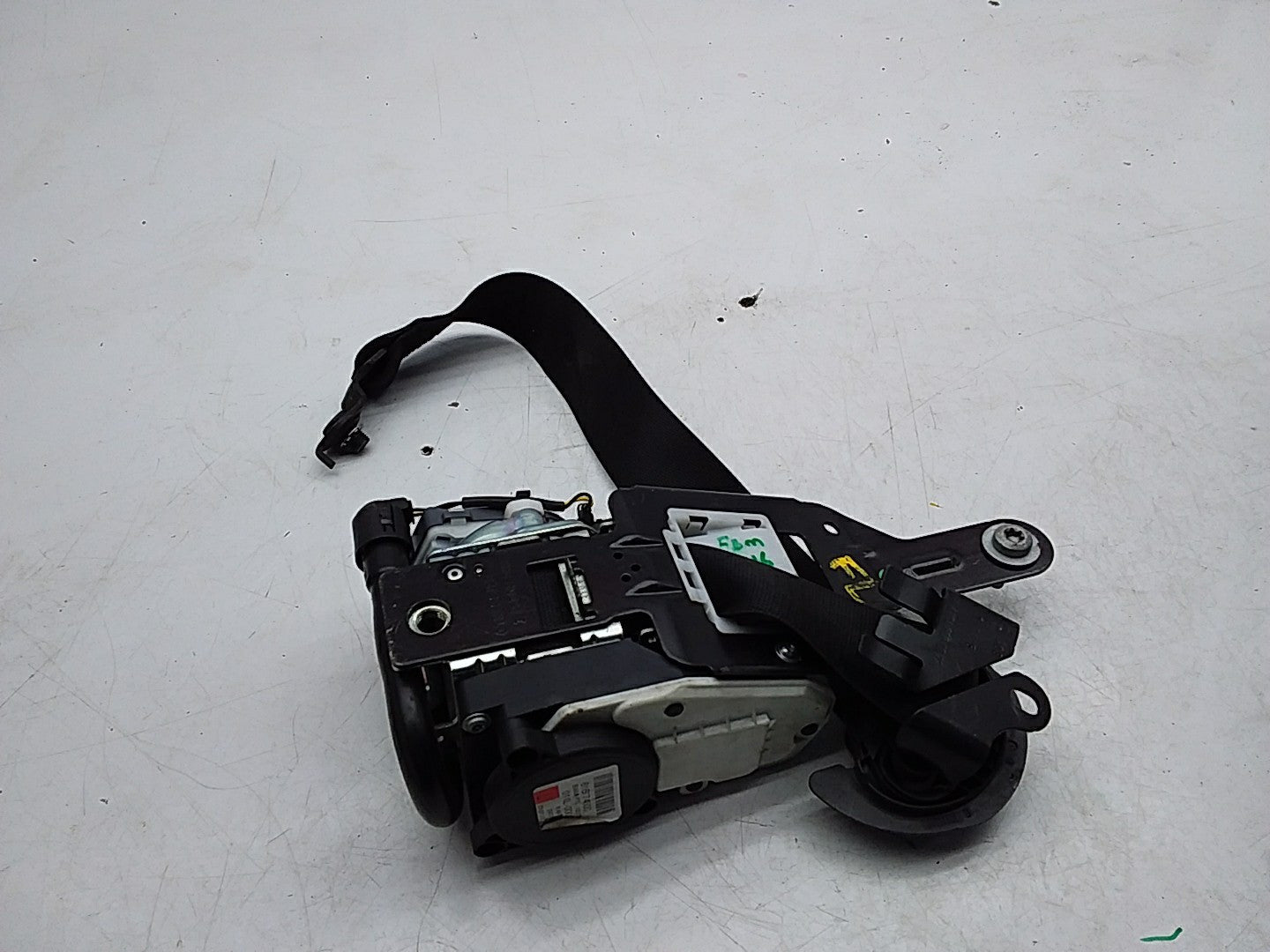 MERCEDES C-CLASS W204 SEAT BELT FRONT LEFT PASSENGER SIDE A2048602385 FMS216 NSF