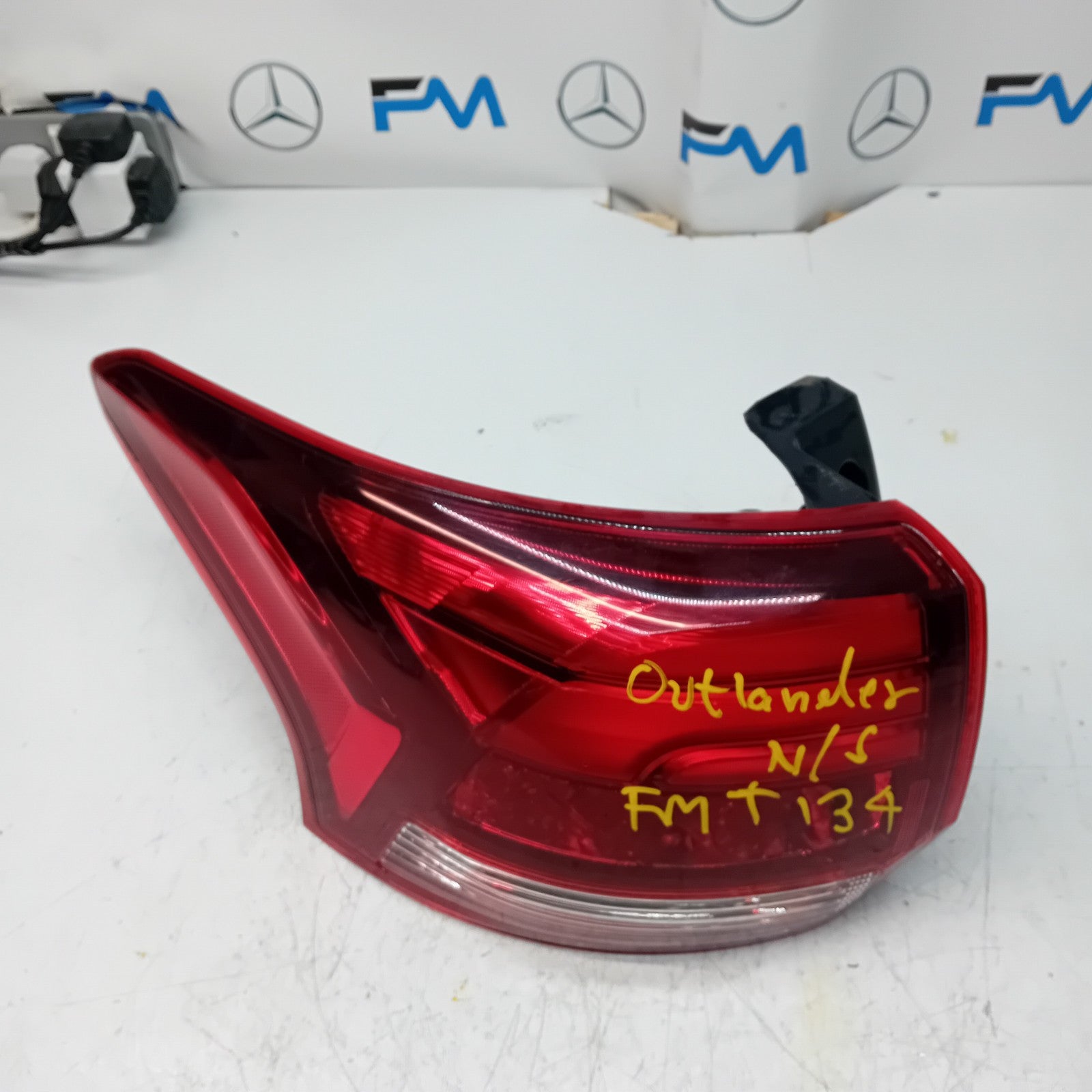 MITSUBISHI OUTLANDER MK3 2015-19 PASSENGER SIDE NS OUTER REAR TAIL LIGHT FMT134