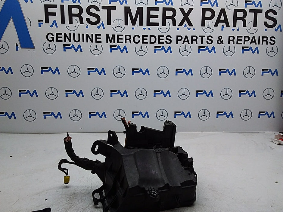 Mercedes B-CLASS  W246 Fuse Relay Junction Box  FMF147 A2469980601