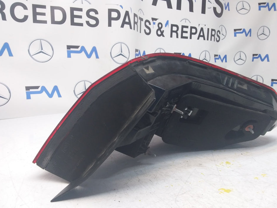 MERCEDES E-CLASS W212 REAR PASSENGER N/S TAIL LIGHT A2129060703 2015 FMT83