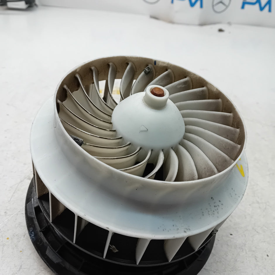 MERCEDES BENZ W205 C-CLASS INTERIOR BLOWER HEATER FAN 0130309002 FM00970
