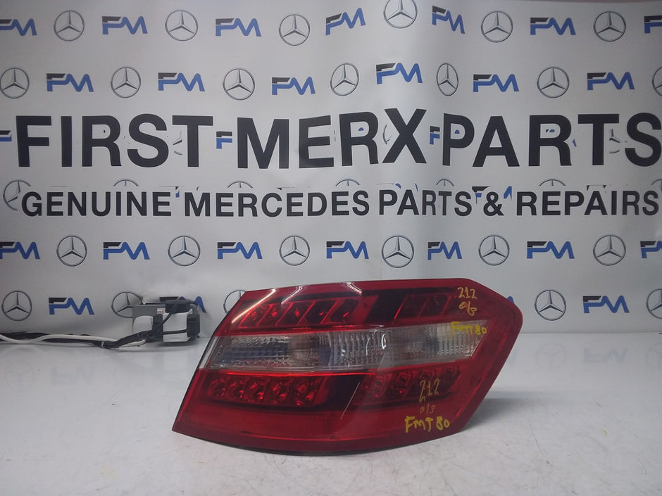 MERCEDES E-CLASS  W212 REAR DRIVERS O/S TAIL LIGHT A2129066701 2009 FMT80