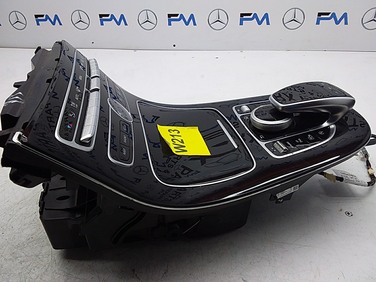 2016-2019 MERCEDES E CLASS W213 CENTRE  CONSOLE  A2135407521 FMK06