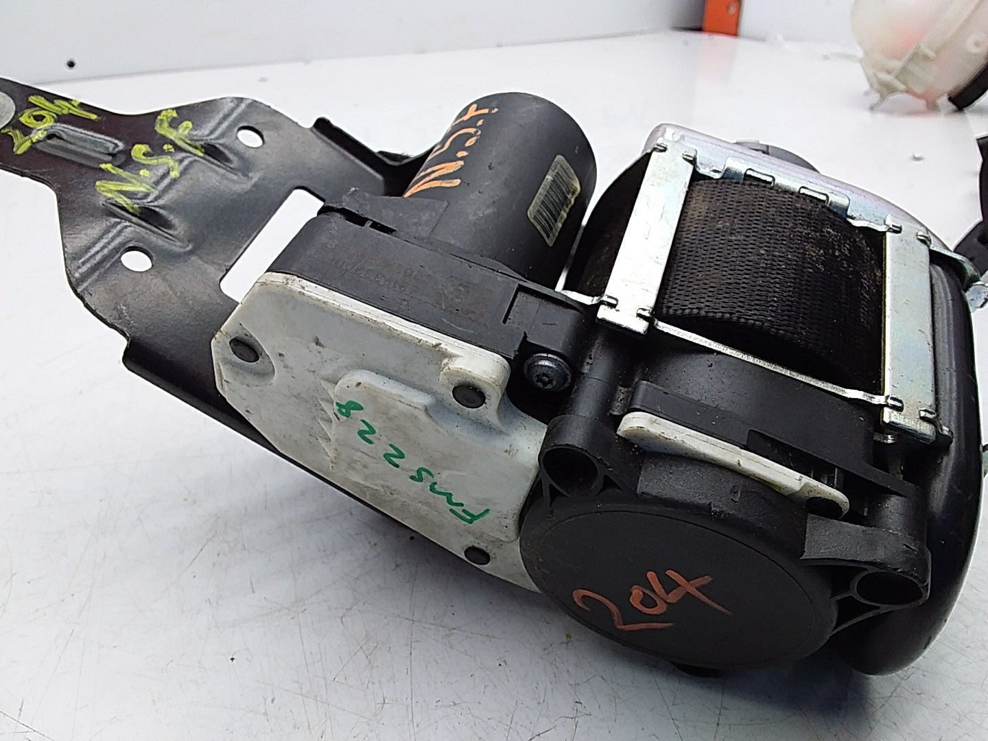 MERCEDES C-CLASS W204 SEAT BELT FRONT LEFT PASSENGER SIDE A2048601585 FMS228 NSF