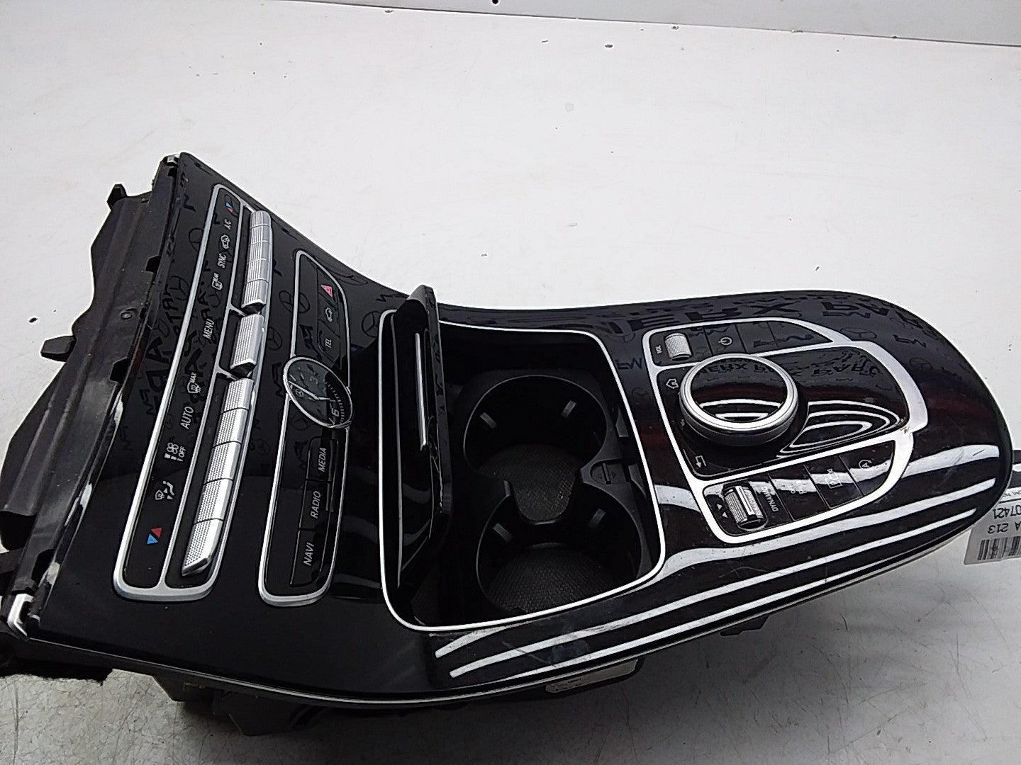 2016-2019 MERCEDES E CLASS W213 CENTRE  CONSOLE  A2135407421 FMK02