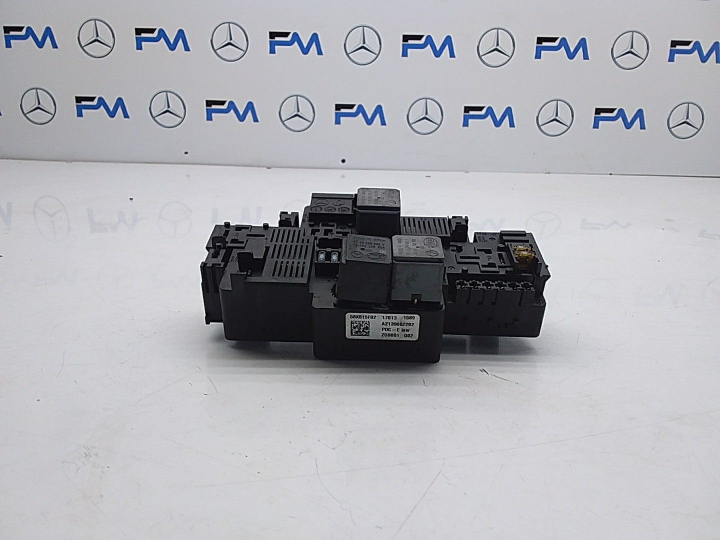 MERCEDES BENZ E-CLASS W213 FUSE BOX RELAY A2139062202 FMF66