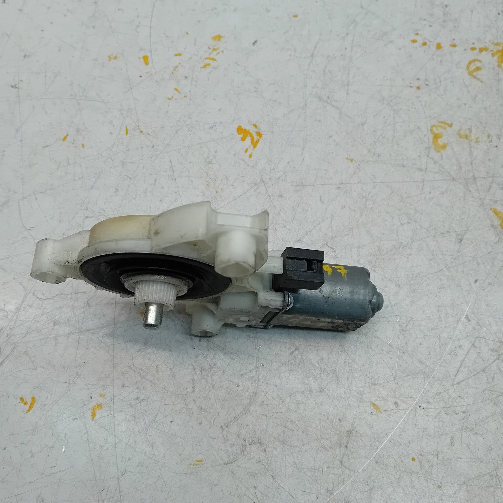 MERCEDES C E-CLASS W213 W205 PASSENGER FRONT WINDOW MOTOR A0009065806 FM00944