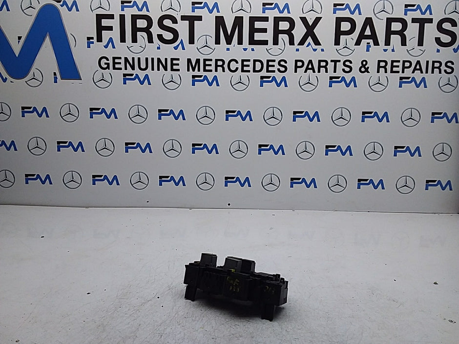 MERCEDES BENZ E-CLASS W213 2016 ONWARDS FUSE RELAY BOX  A2139065706 FMF138