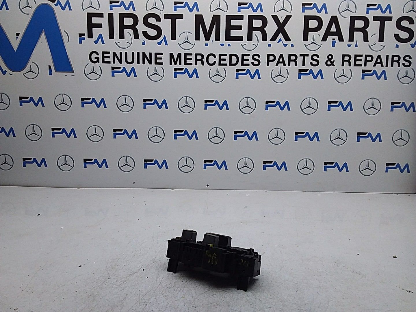 MERCEDES BENZ E-CLASS W213 2016 ONWARDS FUSE RELAY BOX  A2139065706 FMF138