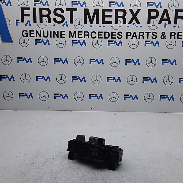 MERCEDES BENZ E-CLASS W213 2016 ONWARDS FUSE RELAY BOX  A2139065706 FMF138