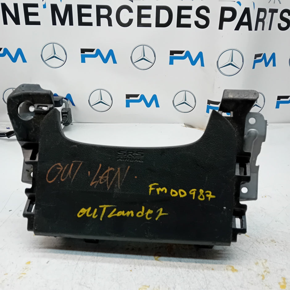 MITSUBISHI OUTLANDER MK3 KNEE AIR SRS BAG RIGHT DRIVER SIDE 7030A-31754 FM00987