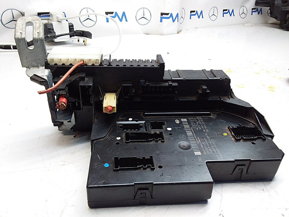 MERCEDES E-CLASS W212 FUSE  BOX RELAY A2129004201  FMF101