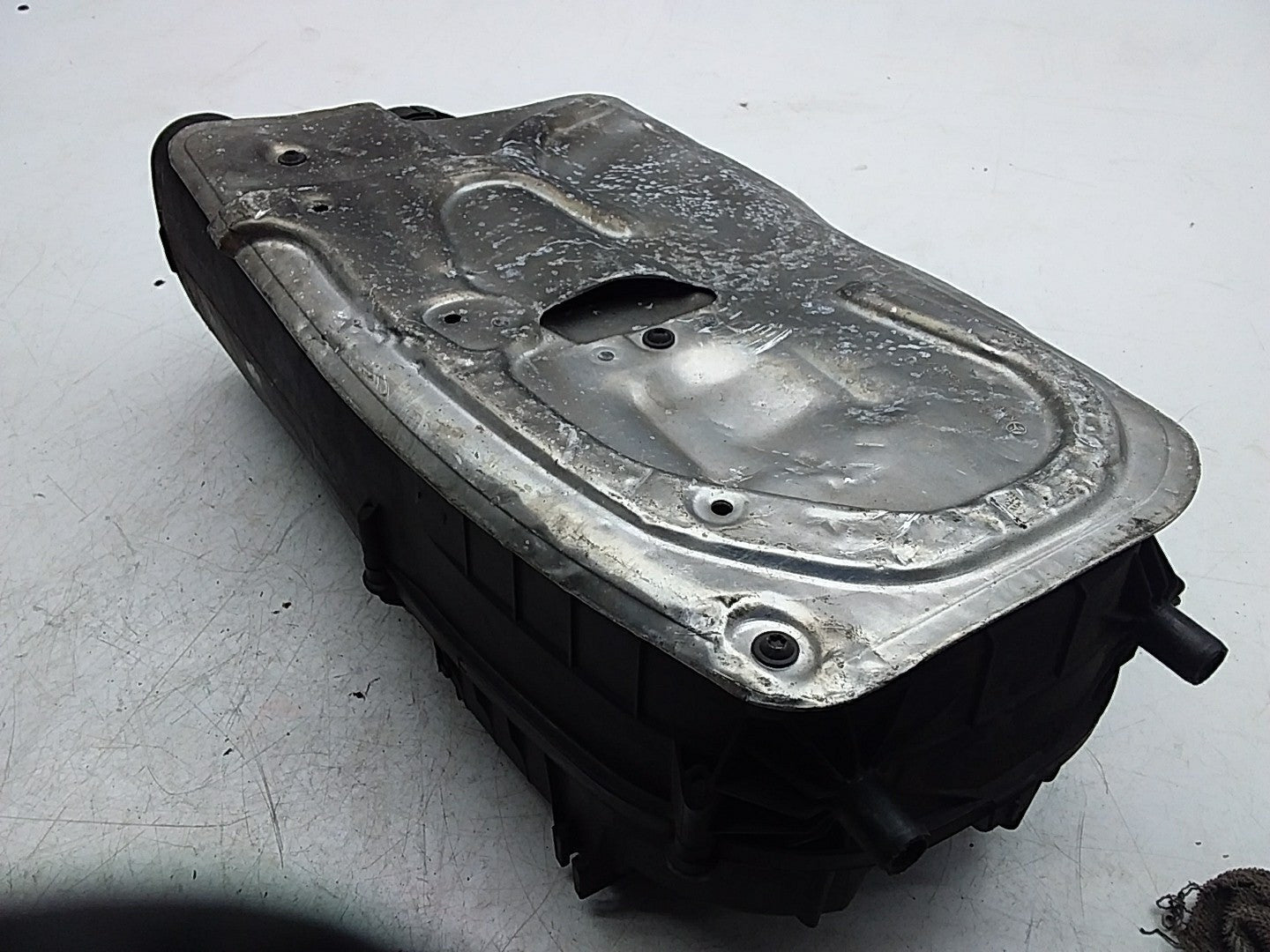 MERCEDES BENZ E-CLASS W207 2010 AIR FILTER CLEANER BOX 2.1 D A6510901101 FMA25