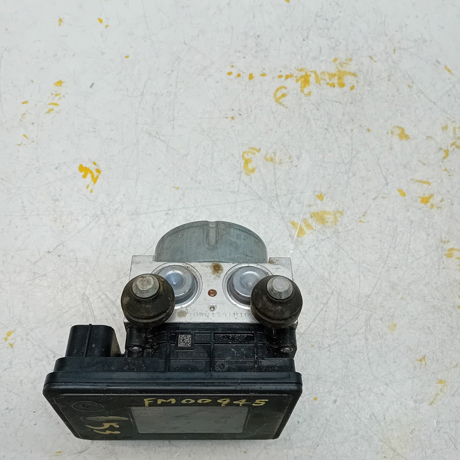 MITSUBISHI OUTLANDER MK3 ABS PUMP   MODULE 4670B231 FM00945