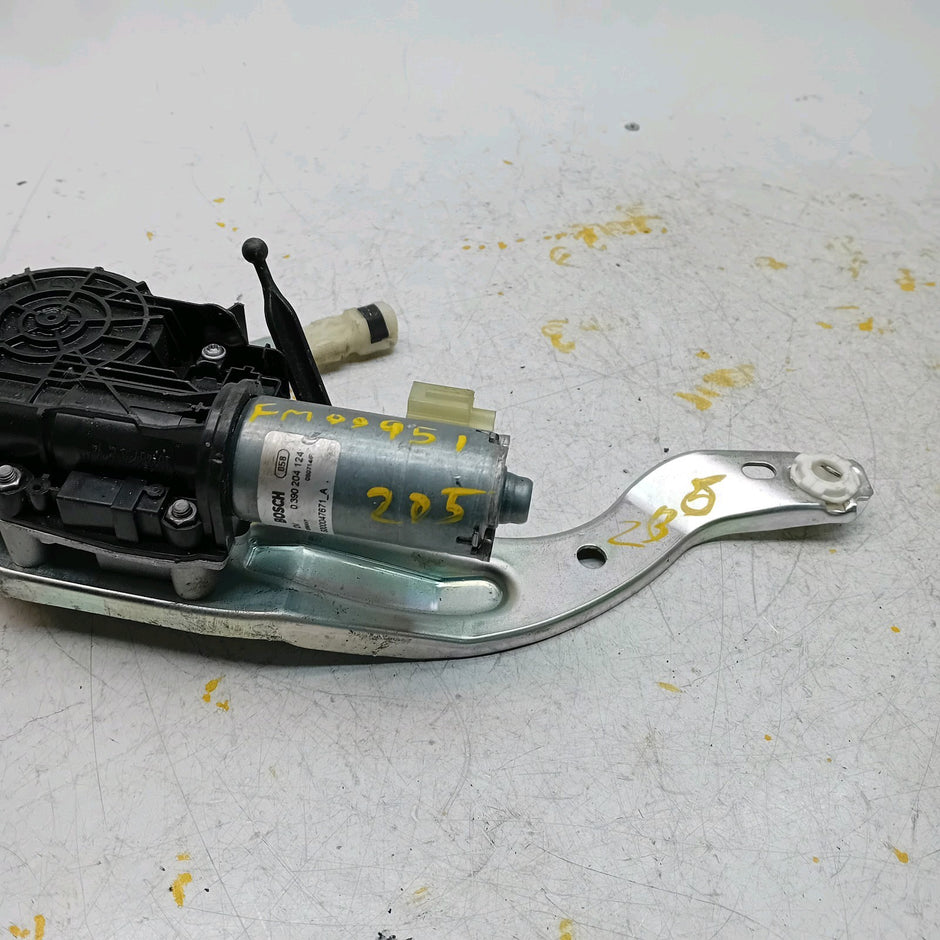 Mercedes Benz C-CLASS W205 TAILGATE POWER LIFT SOFT CLOSE 0390204 124 FM00951