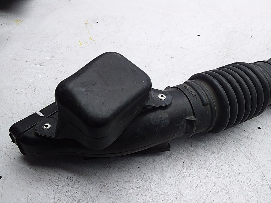 MITSUBISHI OUTLANDER AIR INTAKE TUBE  FMI62 1505A661