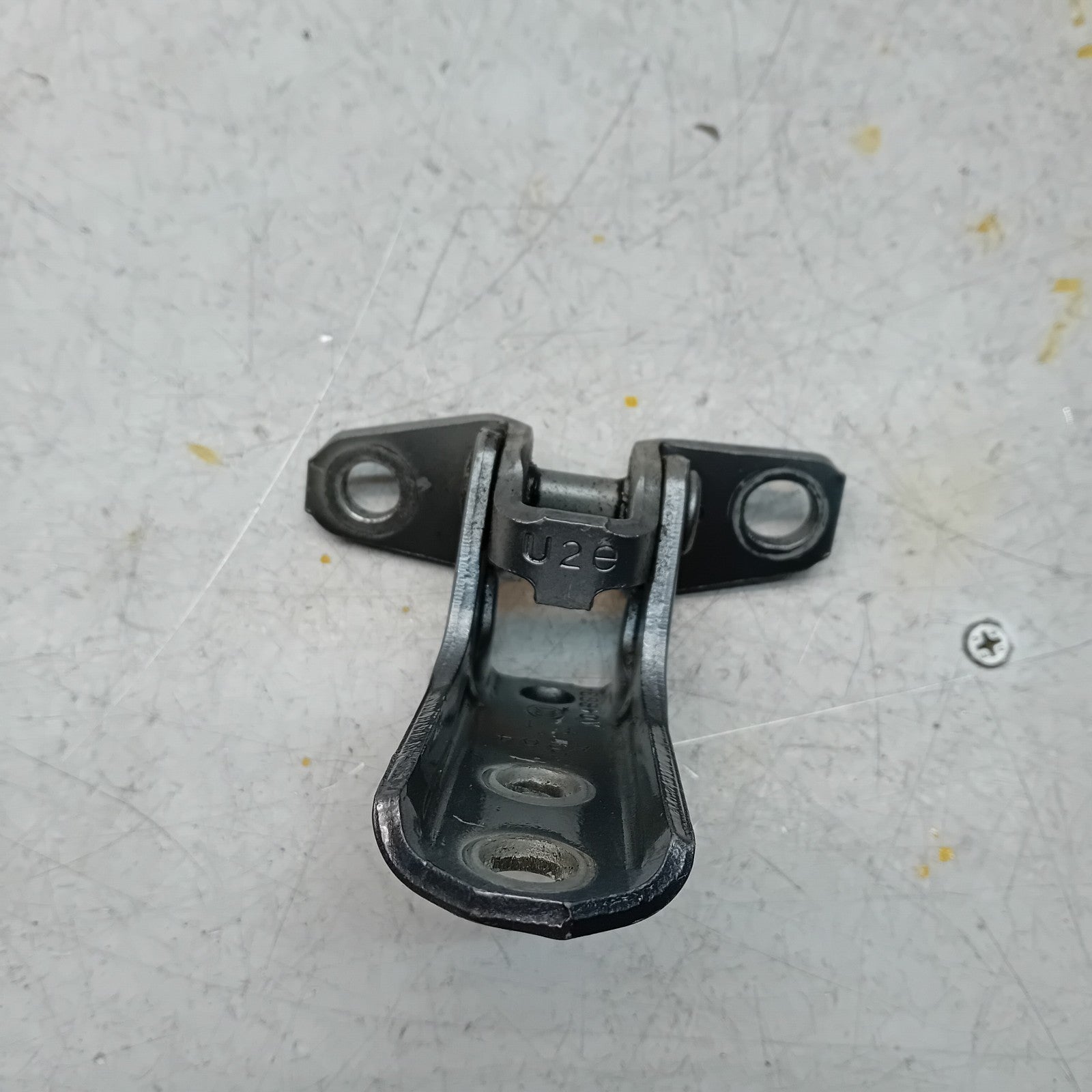 MITSUBISHI OUTLANDER MK3 RIGHT FRONT DOOR LOWER HINGE PANEL A204 A046834 FM00967