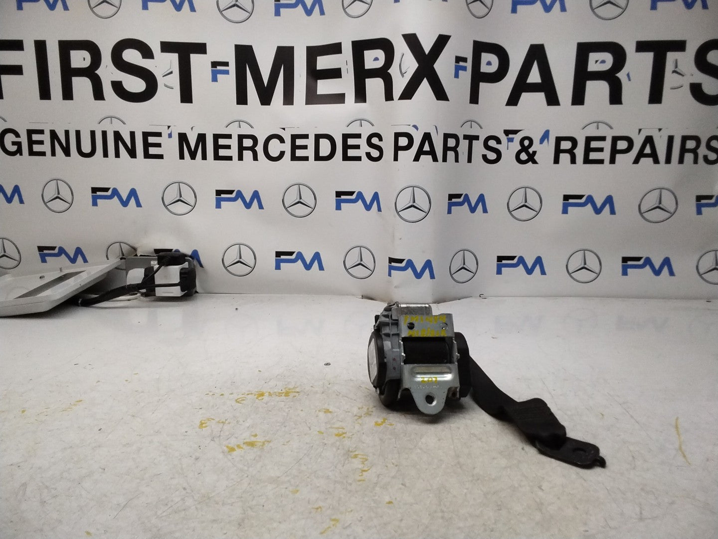 MERCEDES E CLASS SEAT BELT REAR RIGHT AND LEFT A2078602385 C207 FMS454 NSR OSR