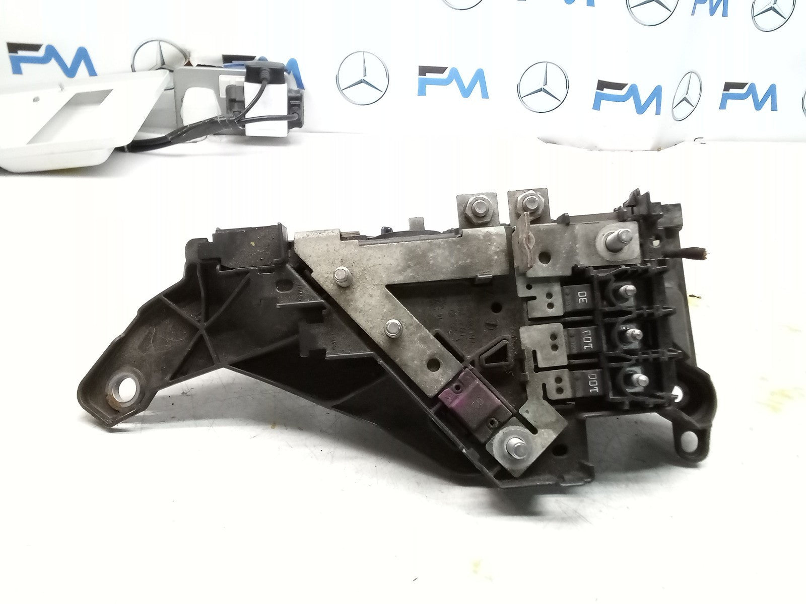 Mercedes E-CLASS W213 Fuse Relay Junction Box A2135400750 FM00789