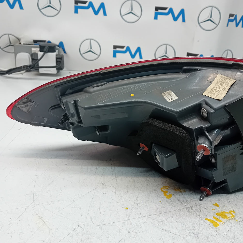 MERCEDES GLC W253 DRIVER SIDE OS REAR TAIL LIGHT FMT185 2016 A2539061000 