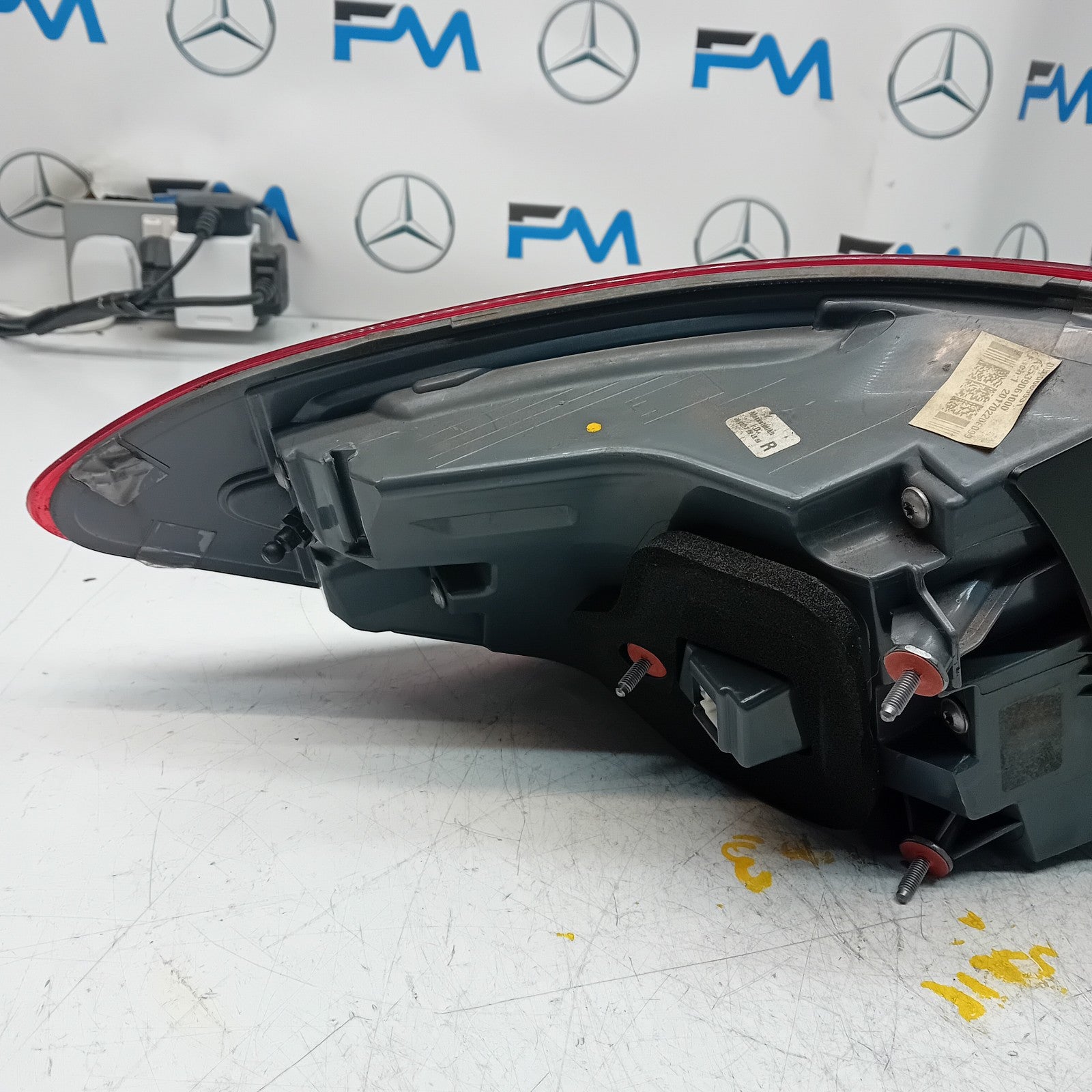MERCEDES GLC W253 DRIVER SIDE OS REAR TAIL LIGHT FMT185 2016 A2539061000 