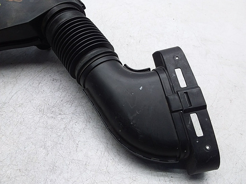 MERCEDES BENZ E-CLASS W213 AIR INTAKE TUBE A640940097 FMI22
