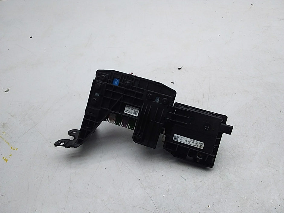 MERCEDES BENZ M-CLASS W166  FUSE RELAY BOX  A1669067701  FMF131