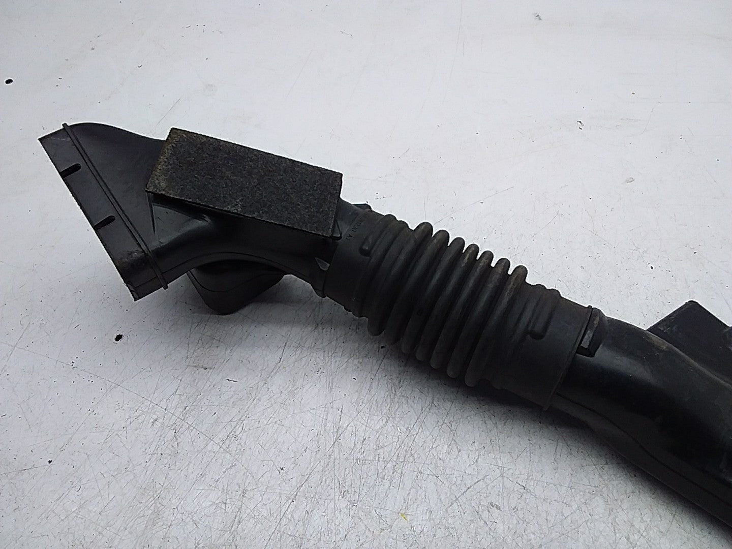 OUTLANDER AIR INTAKE TUBE 2.4 PETROL FMI08 1505A661