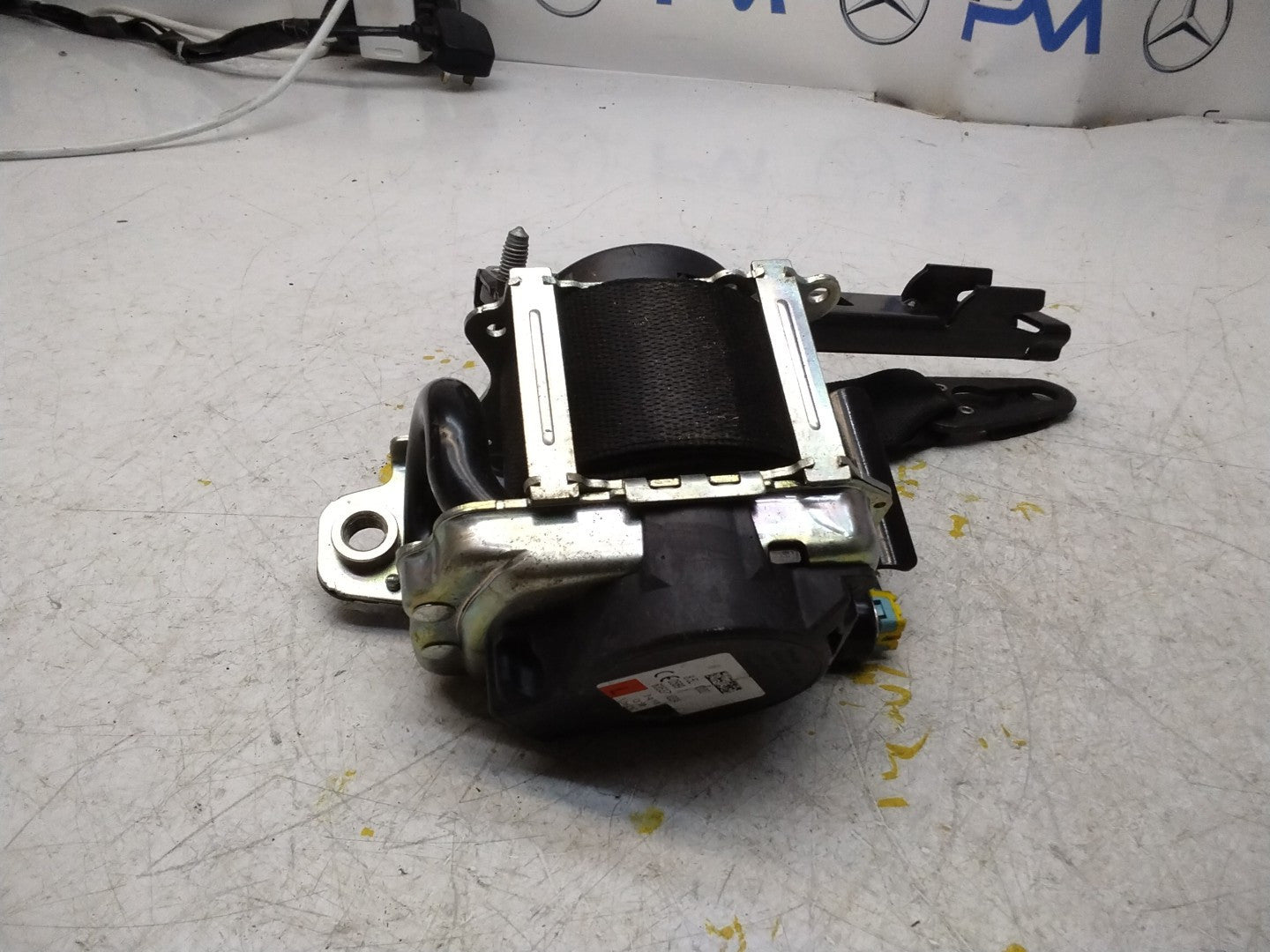 MERCEDES C CLASS SEAT BELT FRONT LEFT PASSENGER SIDE A2058600185 FMS293 NSF