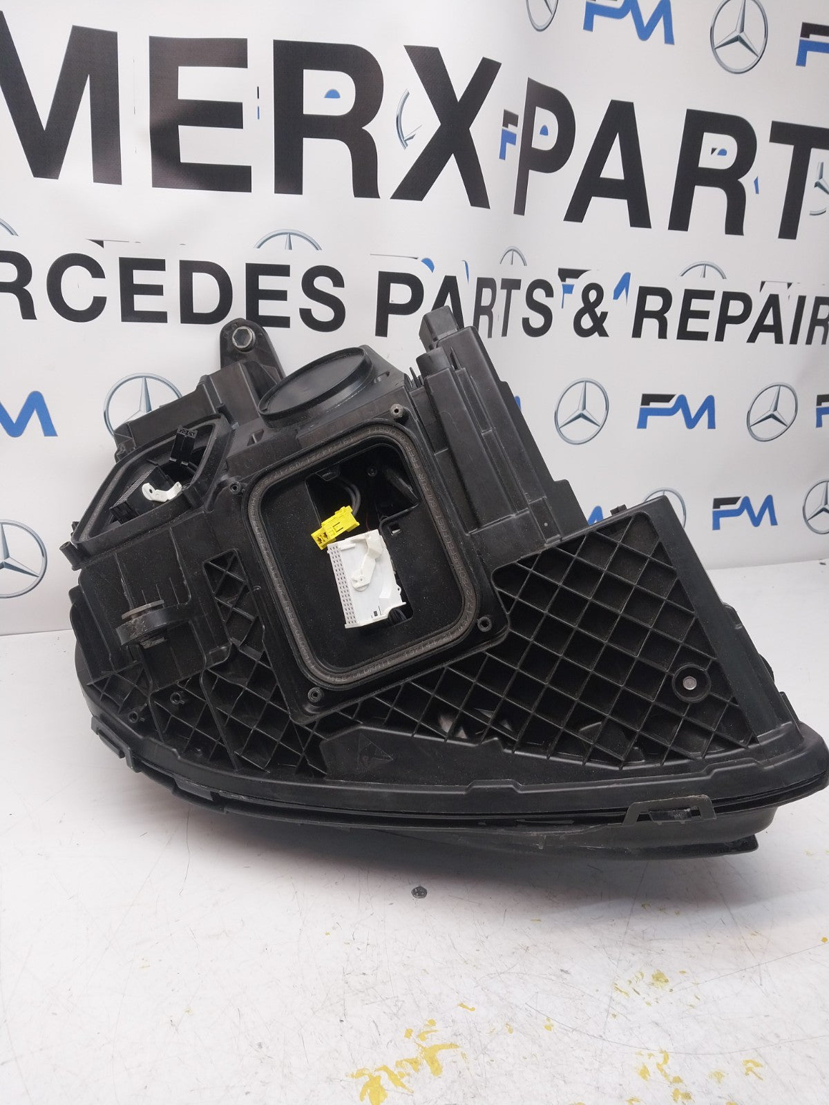 MERCEDES E-CLASS 2014 ONWARDS W213 HEADLIGHT PASSENGER  NS A2139066504 FMH153