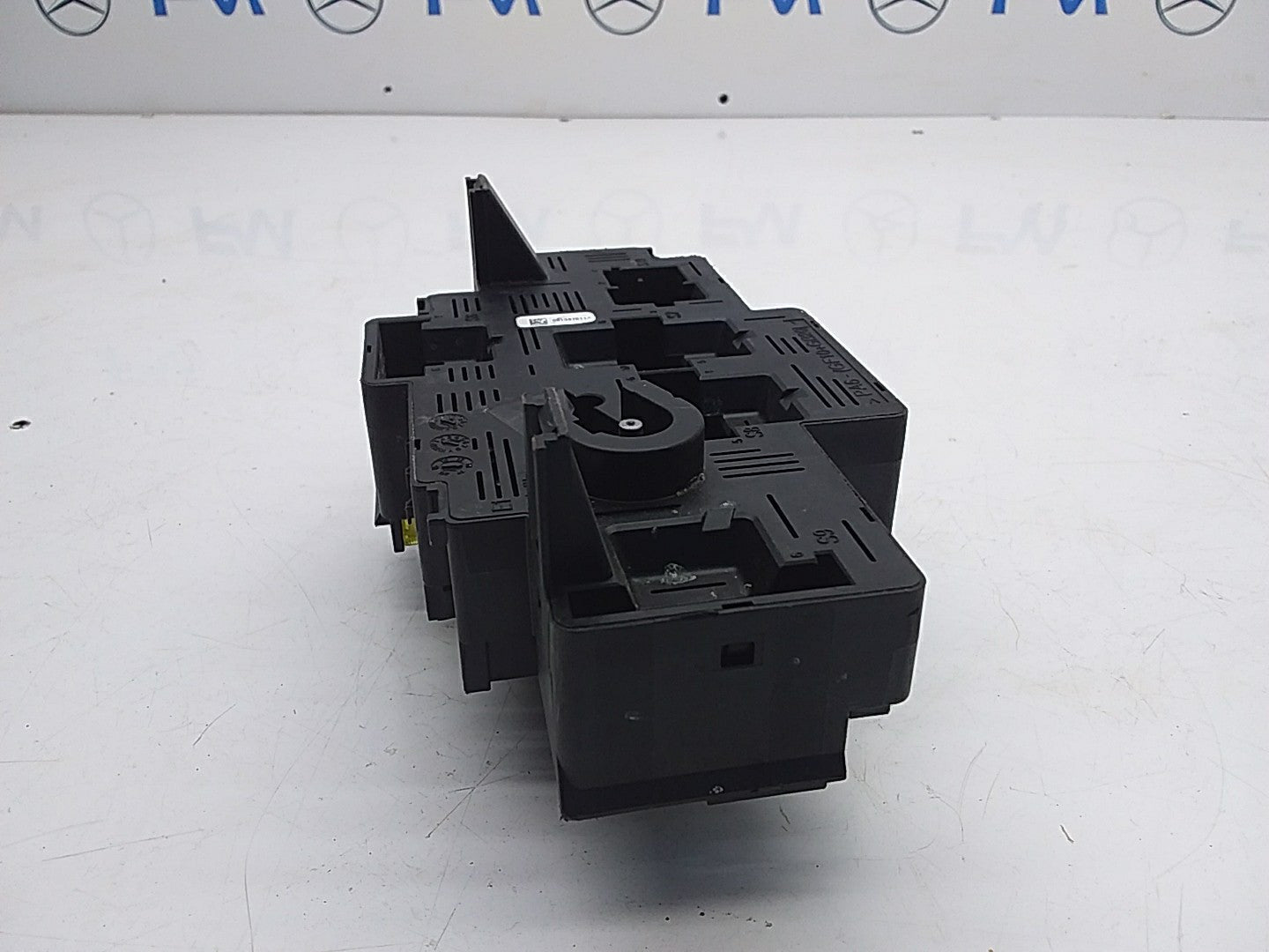 MERCEDES E CLASS FUSE RELAY BOX A2139062202 W213 2016 ONWARDS FMF48