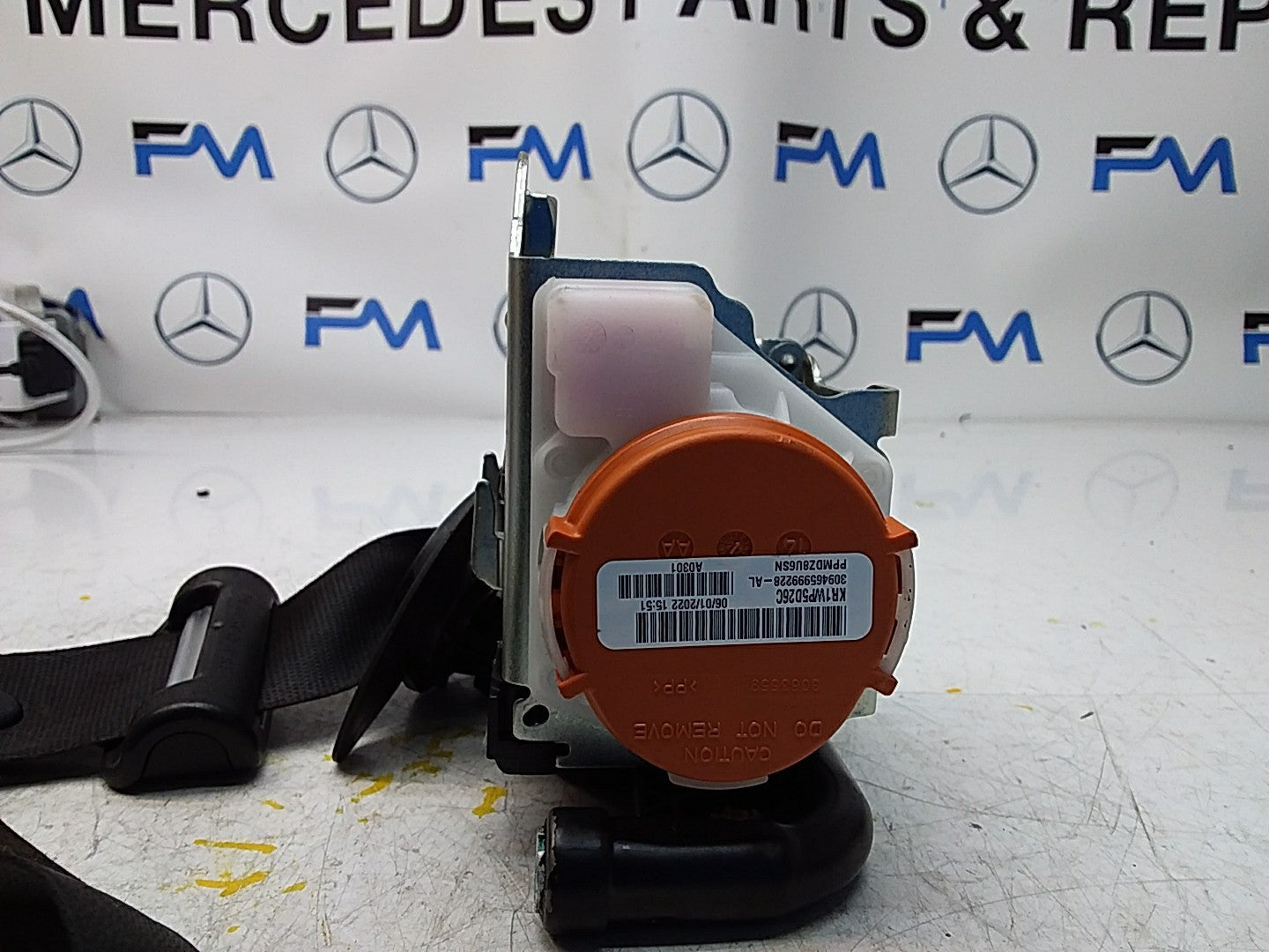 MERCEDES A-CLASS  FRONT RIGHT SEAT BELT WITH PRETENSIONER A1778600800 FMS58 OSF