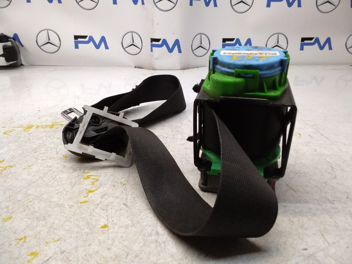 MERCEDES CLC SEAT BELT RIGHT FRONT A2038601986 CL203 FMS358 OSF