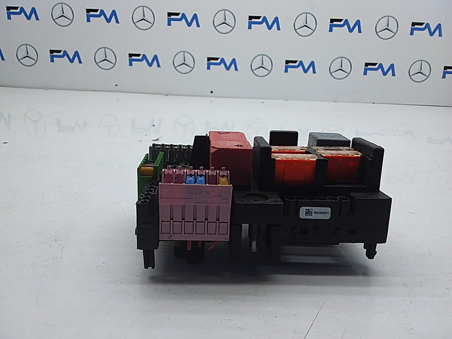 MERCEDES BENZ E-CLASS W213 FUSE BOX RELAY A2139068701 FMF62