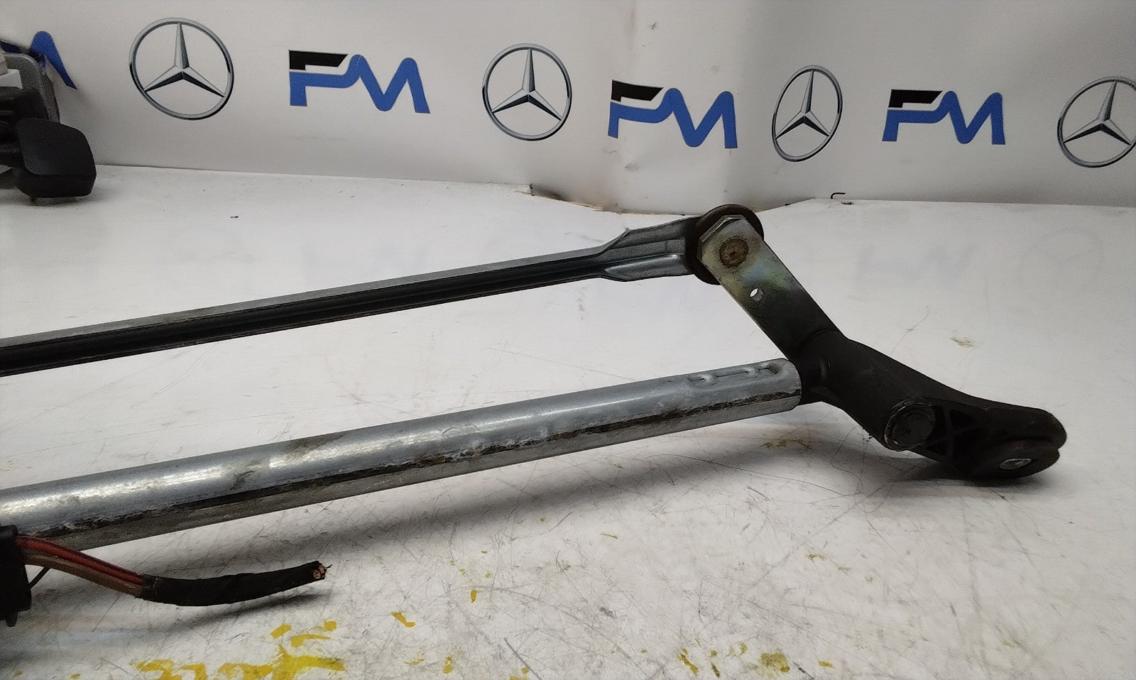 MERCEDES-BENZ A CLASS W177  FRONT WIPER MOTOR WITH LINKAGE A1779064801 FM00749