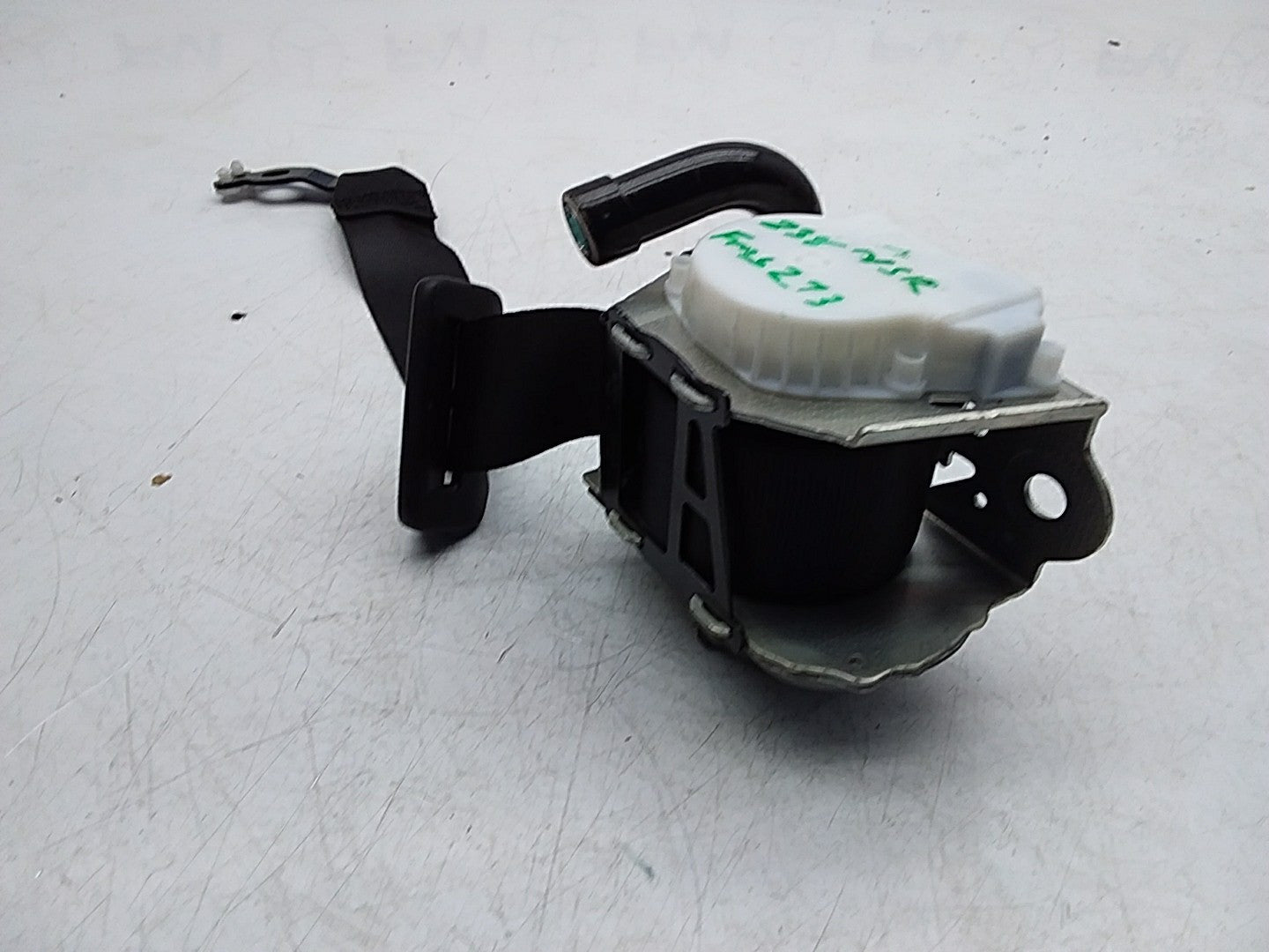 MERCEDES E-CLASS W238 SEAT BELT REAR LEFT PASSENGER SIDE A2388603700 FMS273 NSR