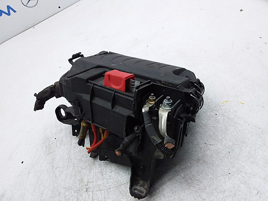 Mercedes B-CLASS  W246 Fuse Relay Junction Box  FMF150 A2469980601