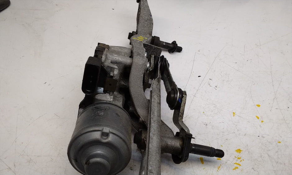 MERCEDES-BENZ C CLASS W205 FRONT WIPER MOTOR WITH LINKAGE A2059600940 FM00750
