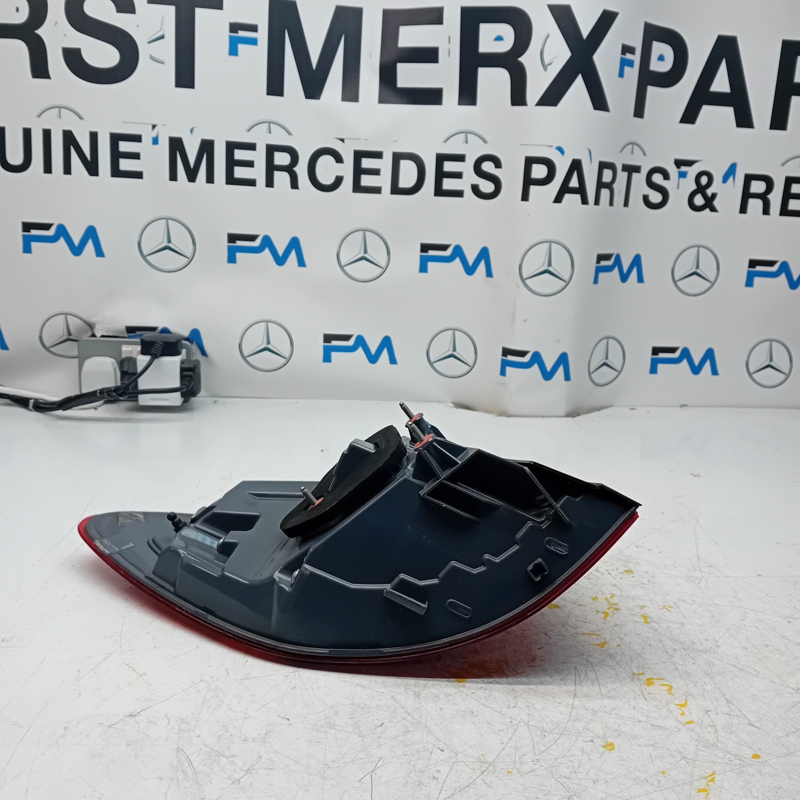 MERCEDES GLC W253 DRIVER SIDE OS REAR TAIL LIGHT FMT185 2016 A2539061000 